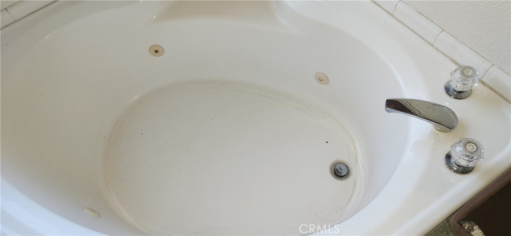 238 Elams Ranch Road Oroville, CA 95966 - Photo 35 of 75 a bathroom with a tub