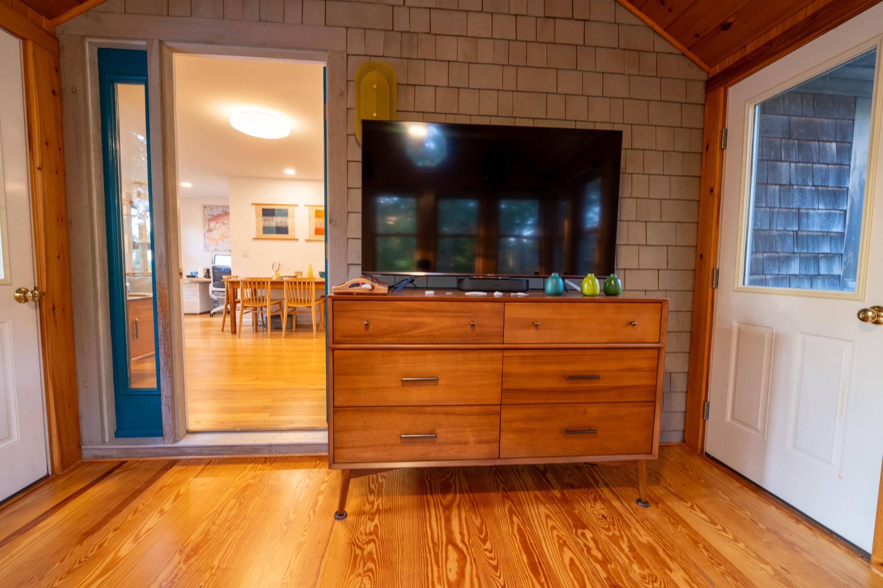 48 Nauhaught Bluff Road Wellfleet, MA 02667 - Photo 18 of 31 Den/porch