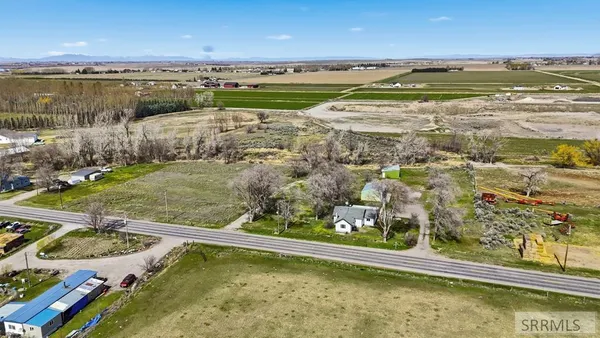 $385,000 | 3335 East County Line Road, Idaho Falls, ID 83401