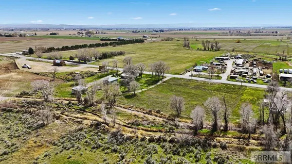 $385,000 | 3335 East County Line Road, Idaho Falls, ID 83401