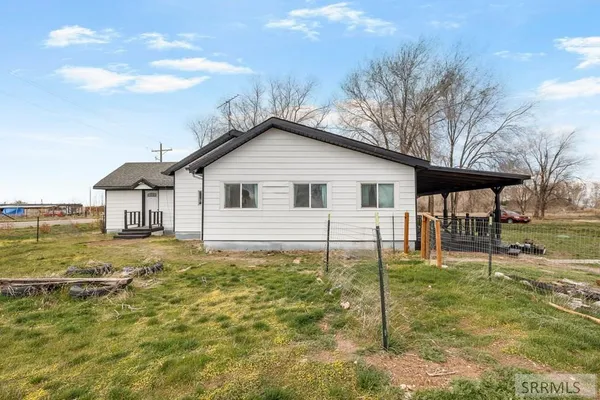$385,000 | 3335 East County Line Road, Idaho Falls, ID 83401
