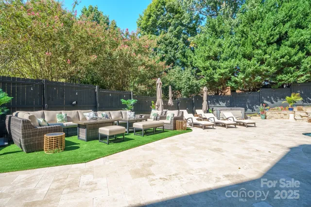 $875,000 | 555 19th Ave Drive Northwest, Hickory, NC 28601