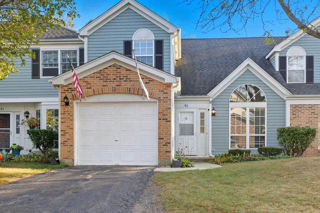 $270,000 | 93 Berkshire Court, Gurnee, IL 60031
