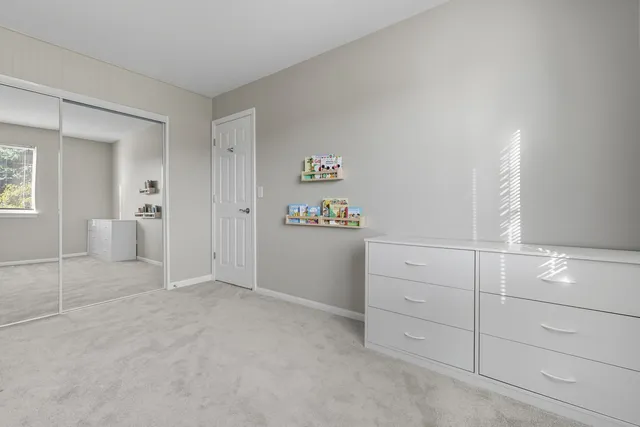 $270,000 | 93 Berkshire Court, Gurnee, IL 60031