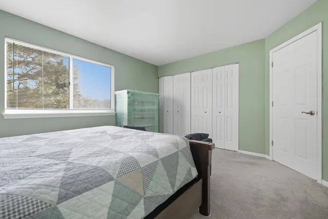 $270,000 | 93 Berkshire Court, Gurnee, IL 60031