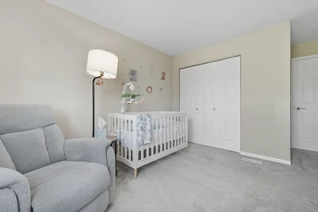 $270,000 | 93 Berkshire Court, Gurnee, IL 60031