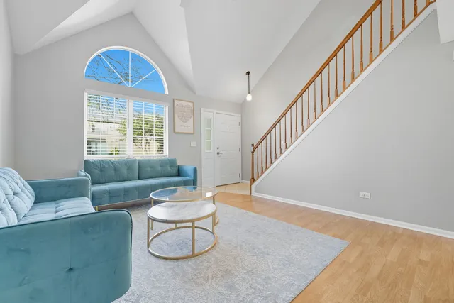 $270,000 | 93 Berkshire Court, Gurnee, IL 60031