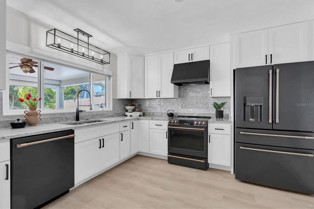 17352 Kennedy Drive North Redington Beach, FL 33708 - Photo 14 of 37