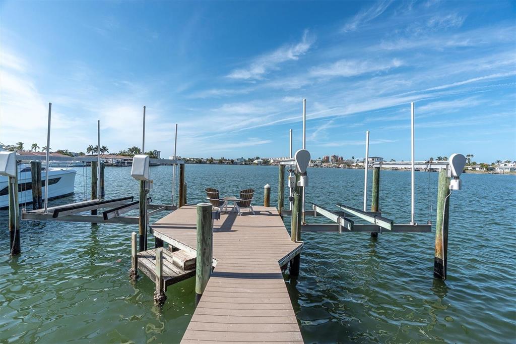 17352 Kennedy Drive North Redington Beach, FL 33708 - Photo 32 of 37