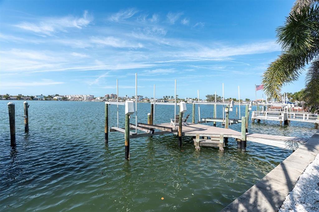 17352 Kennedy Drive North Redington Beach, FL 33708 - Photo 33 of 37