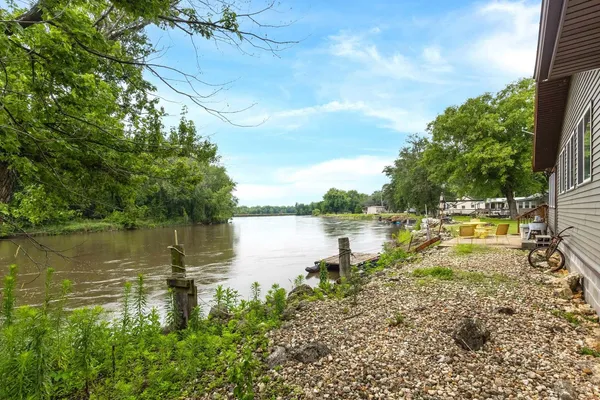 $325,000 | 18599 317th Street, Long Grove, IA 52756