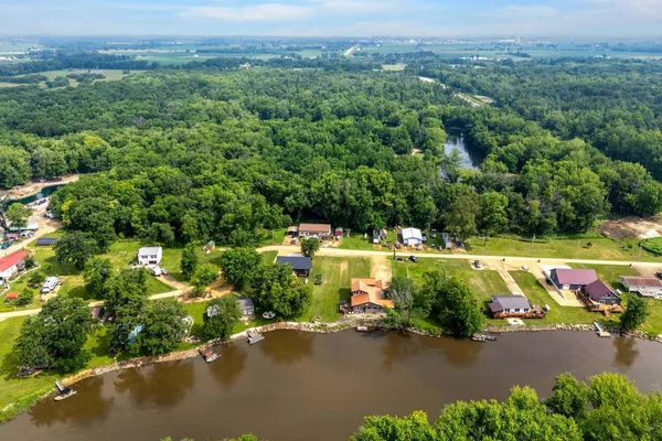 $325,000 | 18599 317th Street, Long Grove, IA 52756