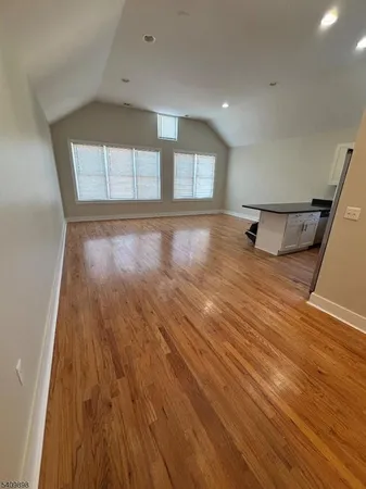 $2,500 | 69 Merchant Street, Unit 2, Newark, NJ 07105