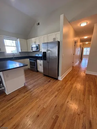 $2,500 | 69 Merchant Street, Unit 2, Newark, NJ 07105