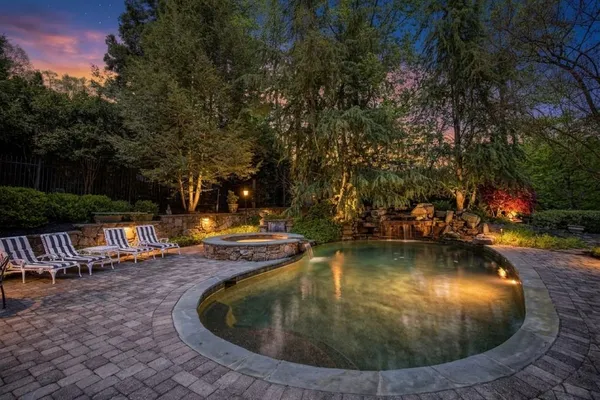$3,000,000 | 1095 Stonegate Court, Roswell, GA 30075