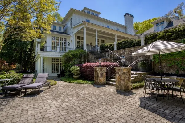 $3,000,000 | 1095 Stonegate Court, Roswell, GA 30075