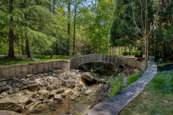$3,000,000 | 1095 Stonegate Court, Roswell, GA 30075