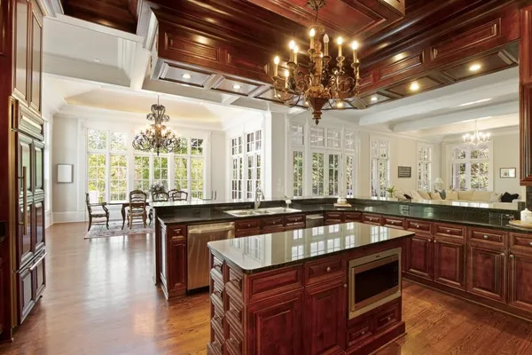 $3,000,000 | 1095 Stonegate Court, Roswell, GA 30075