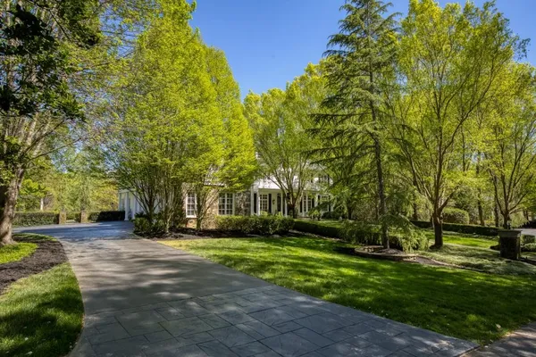 $3,000,000 | 1095 Stonegate Court, Roswell, GA 30075