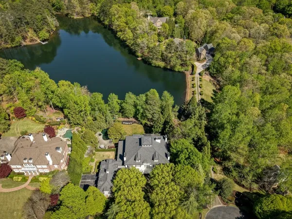 $3,000,000 | 1095 Stonegate Court, Roswell, GA 30075