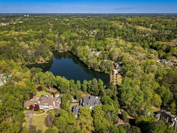 $3,000,000 | 1095 Stonegate Court, Roswell, GA 30075