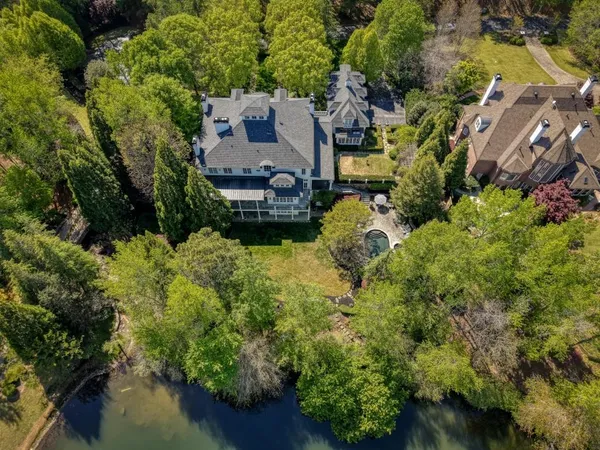 $3,000,000 | 1095 Stonegate Court, Roswell, GA 30075