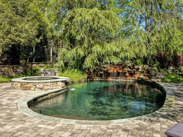 $3,000,000 | 1095 Stonegate Court, Roswell, GA 30075