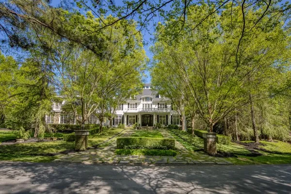$3,000,000 | 1095 Stonegate Court, Roswell, GA 30075