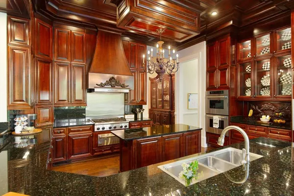 $3,000,000 | 1095 Stonegate Court, Roswell, GA 30075