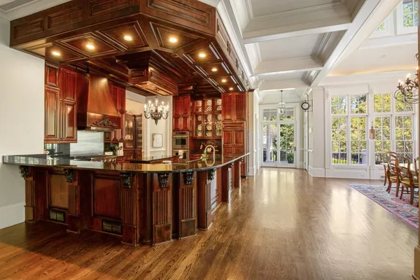 $3,000,000 | 1095 Stonegate Court, Roswell, GA 30075