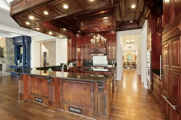 $3,000,000 | 1095 Stonegate Court, Roswell, GA 30075