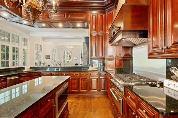 $3,000,000 | 1095 Stonegate Court, Roswell, GA 30075