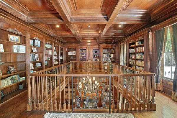 $3,000,000 | 1095 Stonegate Court, Roswell, GA 30075