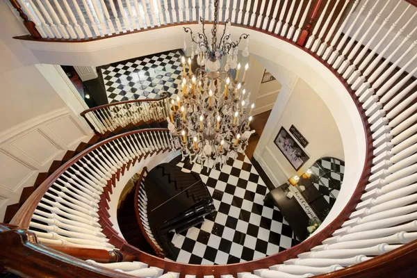 $3,000,000 | 1095 Stonegate Court, Roswell, GA 30075