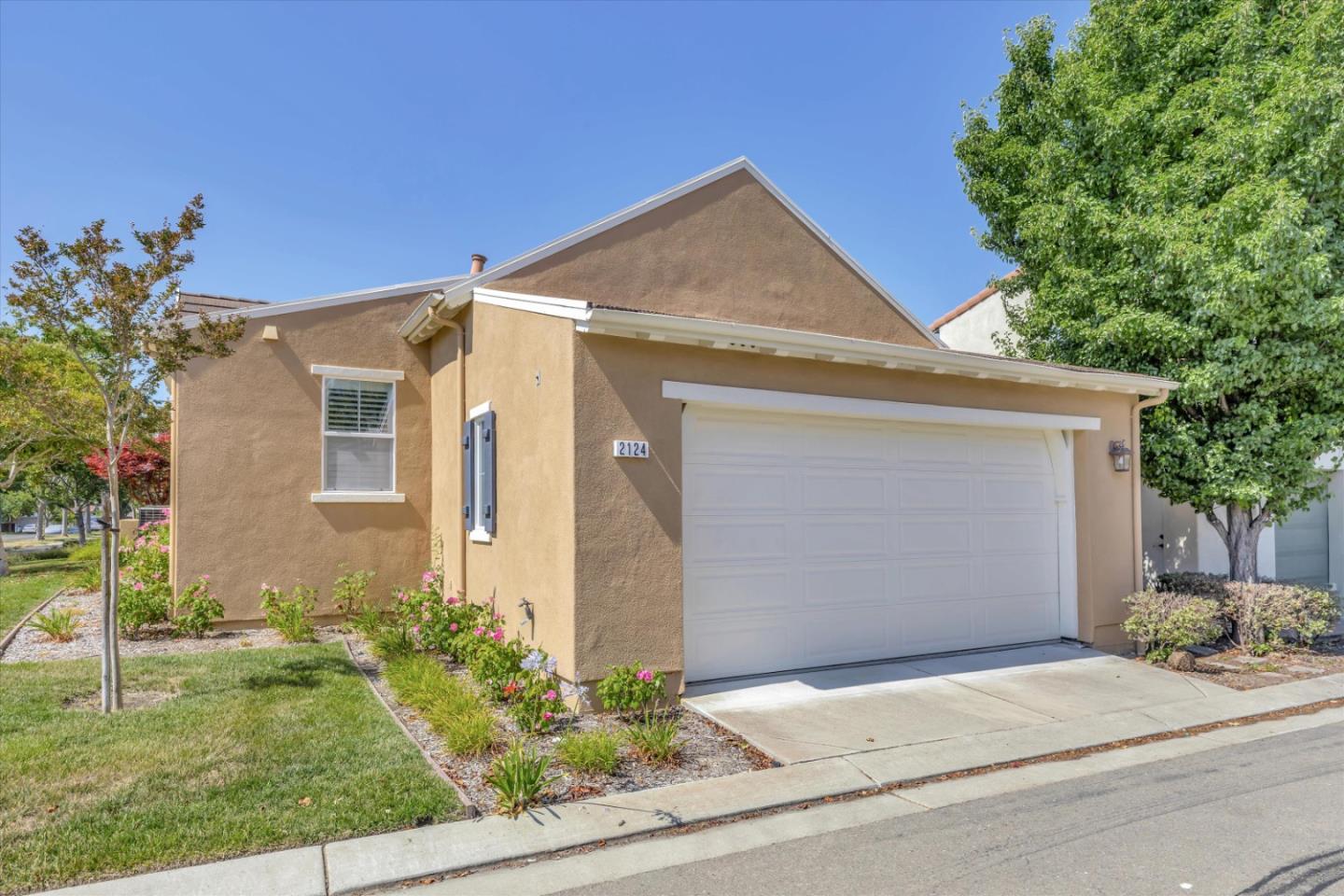 2124 Harvest Moon Lane San Ramon, CA 94582 - Photo 29 of 31 front view of a house with a yard