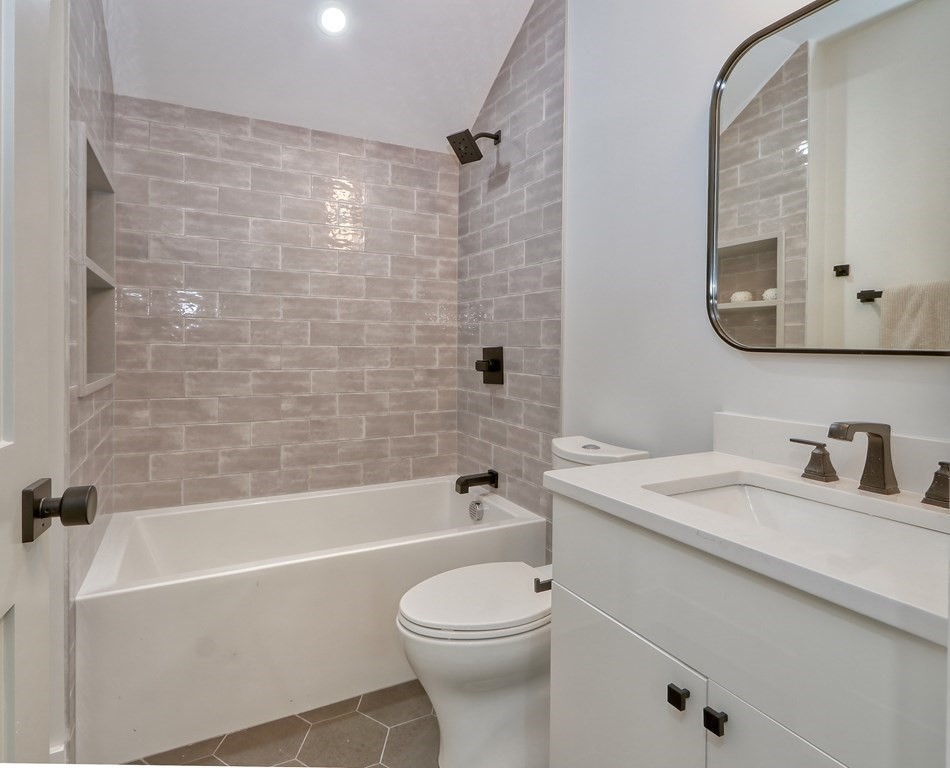 18 Lanark Road Wellesley, MA 02481 - Photo 25 of 42