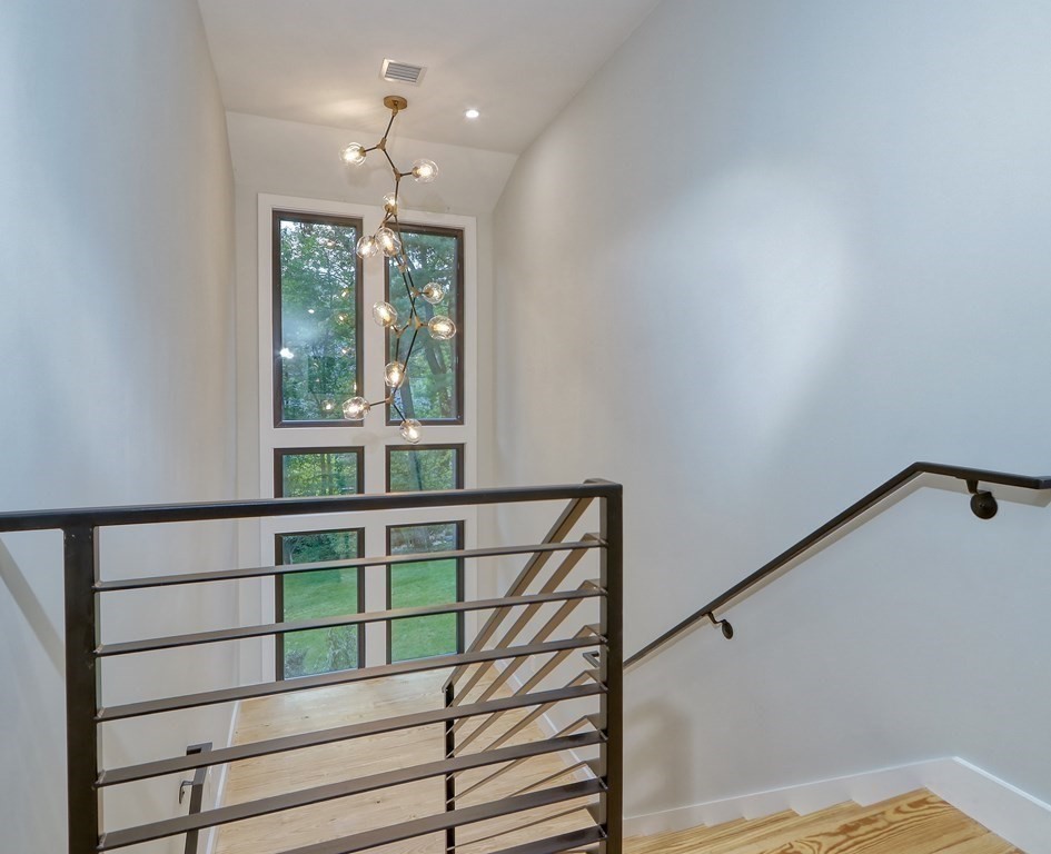 18 Lanark Road Wellesley, MA 02481 - Photo 26 of 42