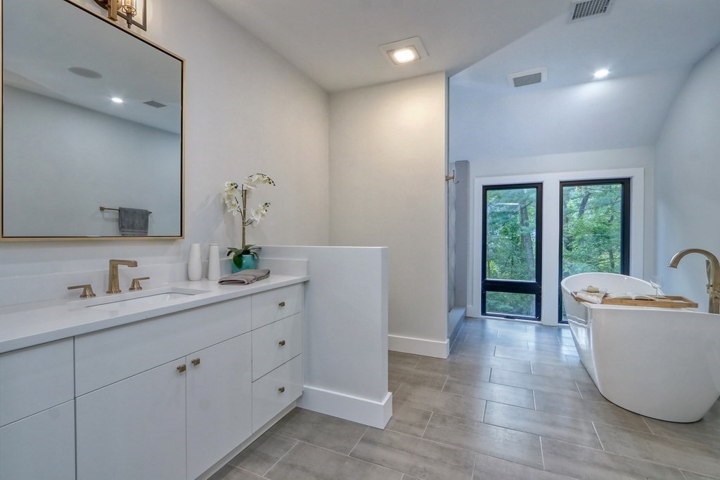 18 Lanark Road Wellesley, MA 02481 - Photo 29 of 42