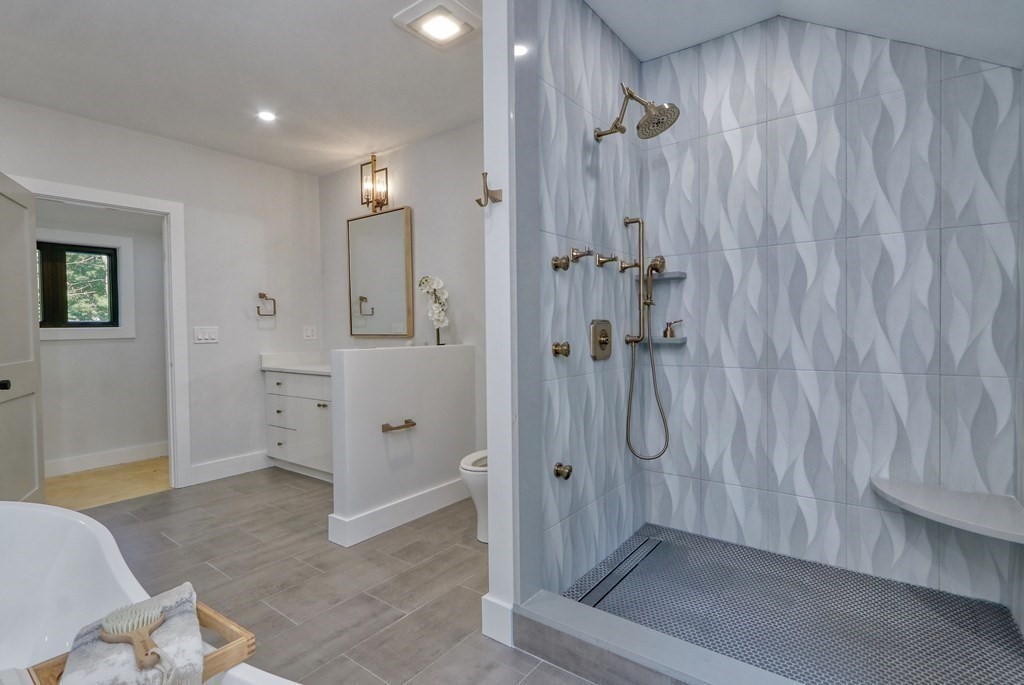 18 Lanark Road Wellesley, MA 02481 - Photo 30 of 42