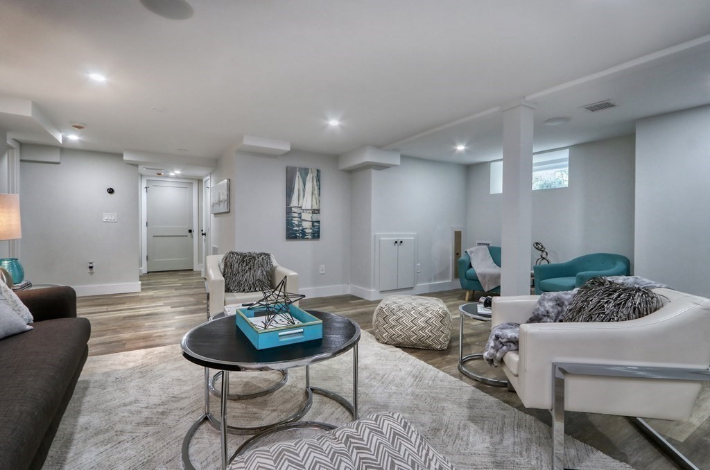 18 Lanark Road Wellesley, MA 02481 - Photo 32 of 42