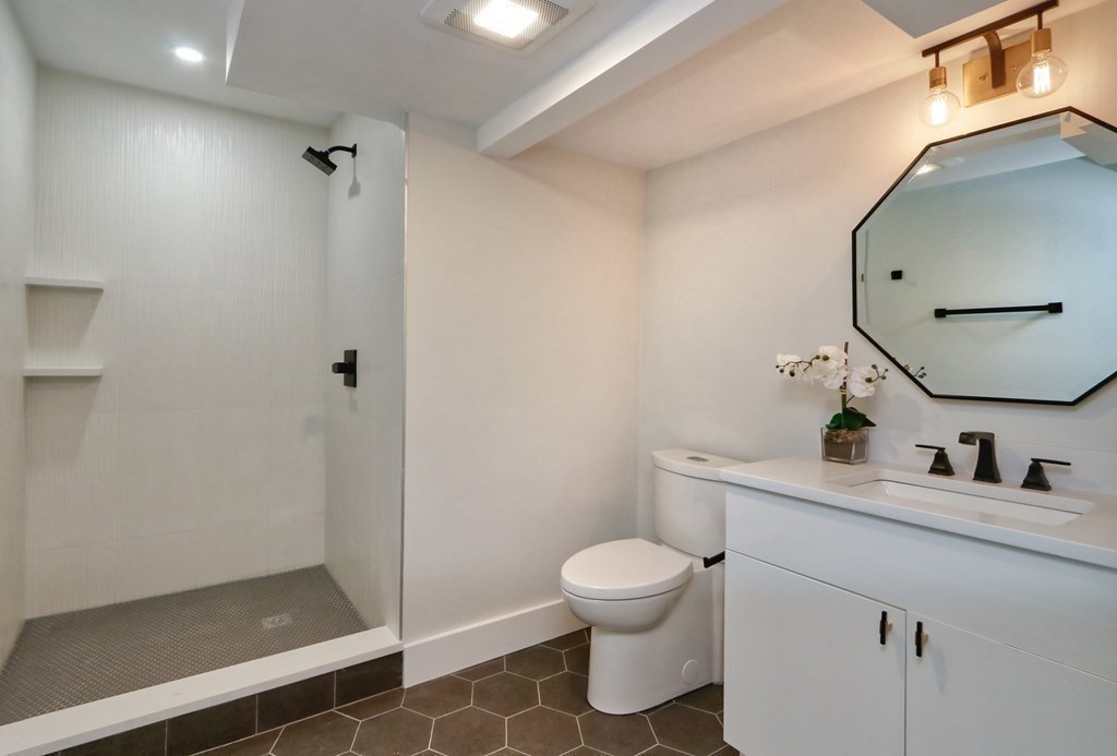 18 Lanark Road Wellesley, MA 02481 - Photo 34 of 42