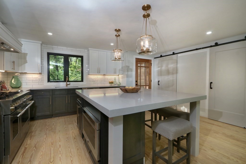 18 Lanark Road Wellesley, MA 02481 - Photo 9 of 42