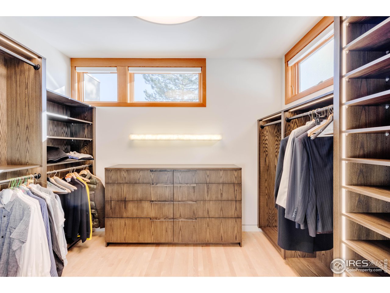 835 Circle Drive Boulder, CO 80302 - Photo 23 of 35 Primary Bedroom Walk-in Closet