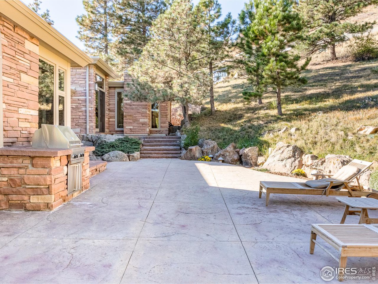 835 Circle Drive Boulder, CO 80302 - Photo 29 of 35 Private and Peaceful Patio