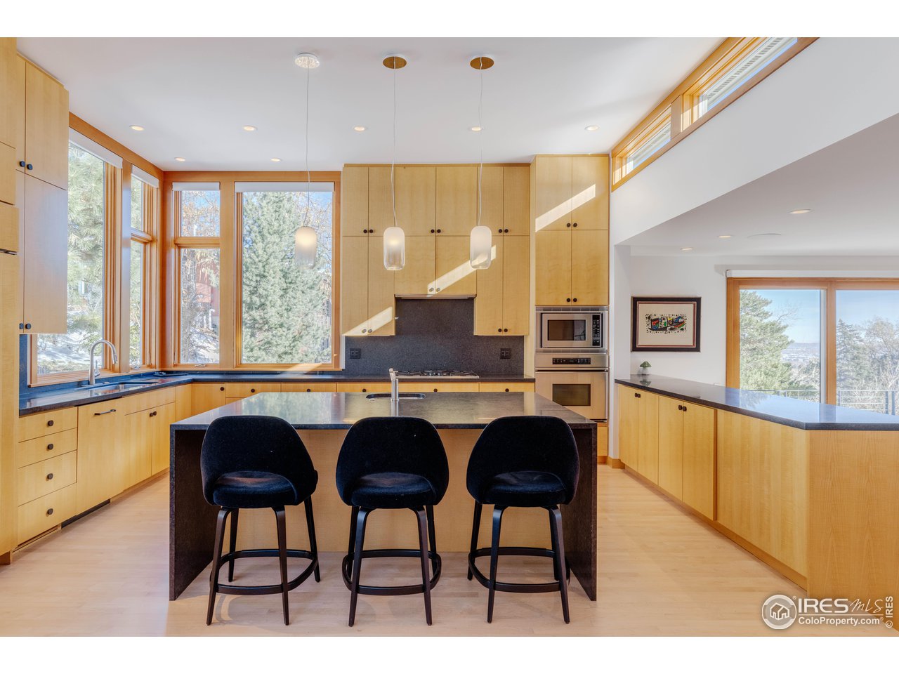 835 Circle Drive Boulder, CO 80302 - Photo 8 of 35 Kitchen with high ceilings