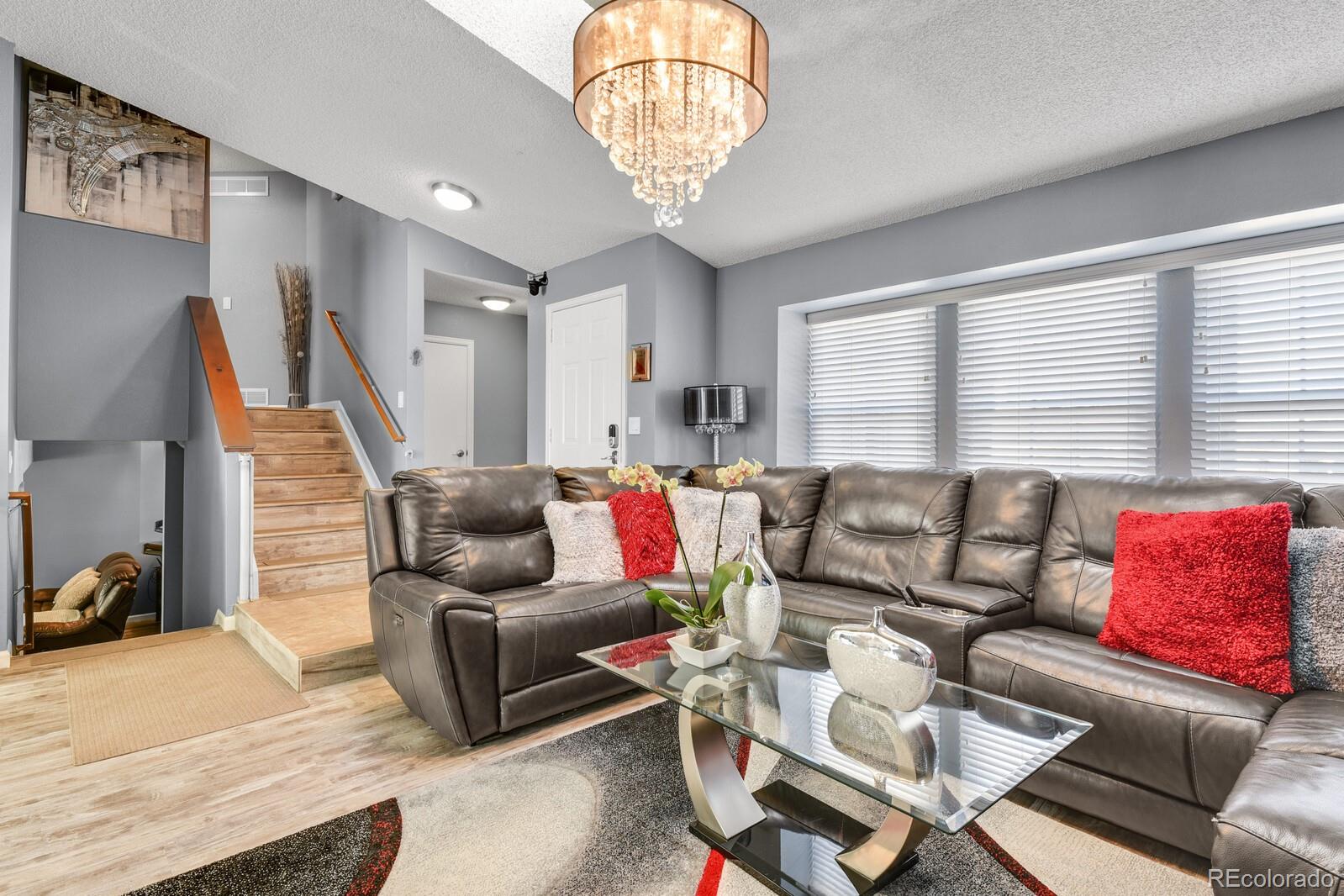 502 Ridgeglen Way Highlands Ranch, CO 80126 - Photo 4 of 39 Gallery Image 4