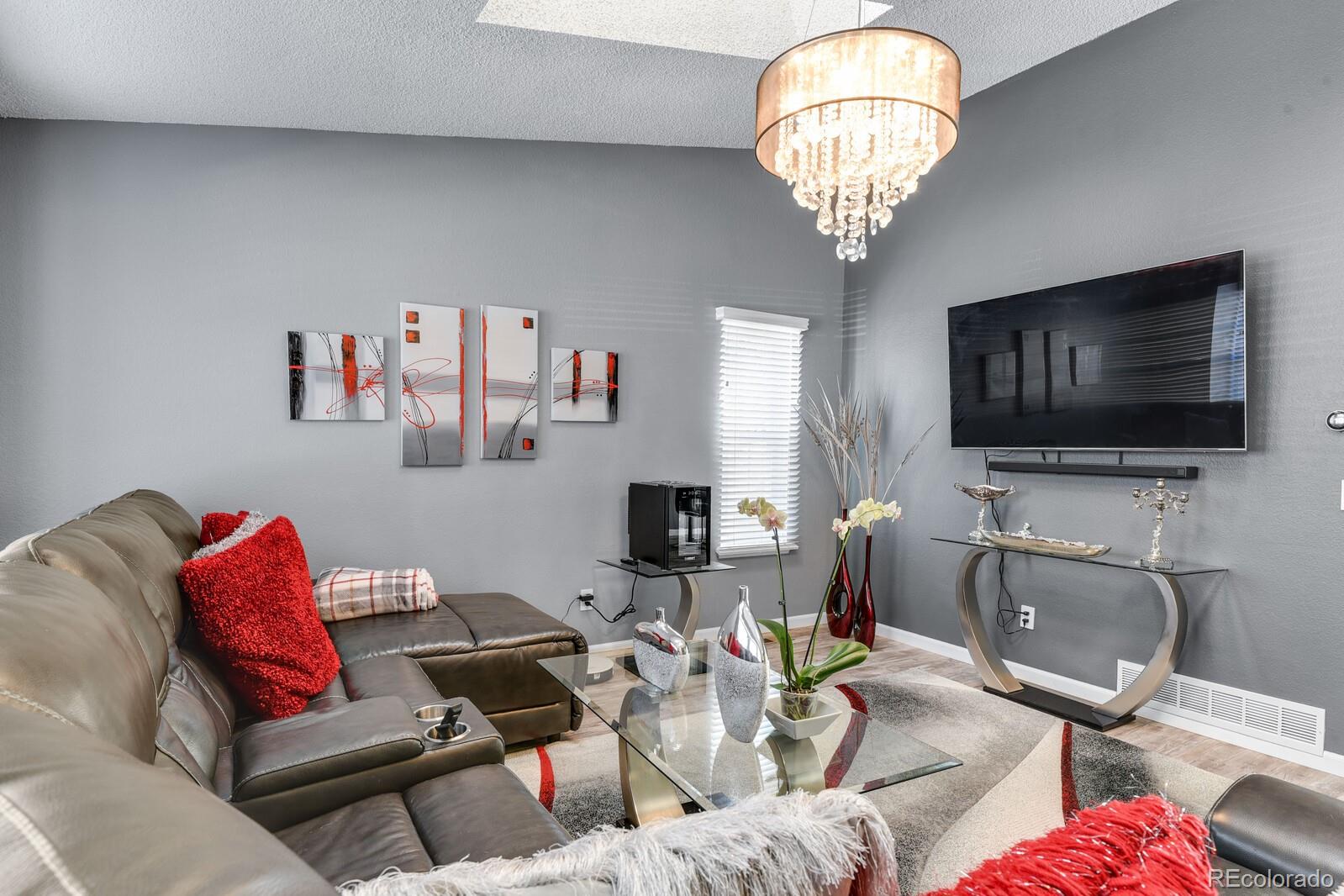 502 Ridgeglen Way Highlands Ranch, CO 80126 - Photo 6 of 39 Gallery Image 6