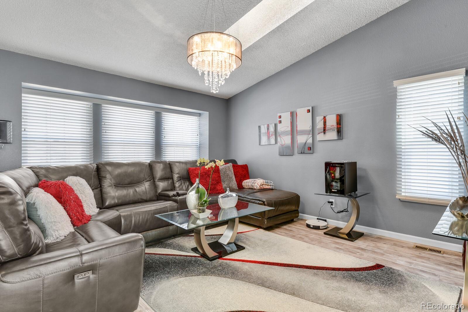 502 Ridgeglen Way Highlands Ranch, CO 80126 - Photo 7 of 39 Gallery Image 7