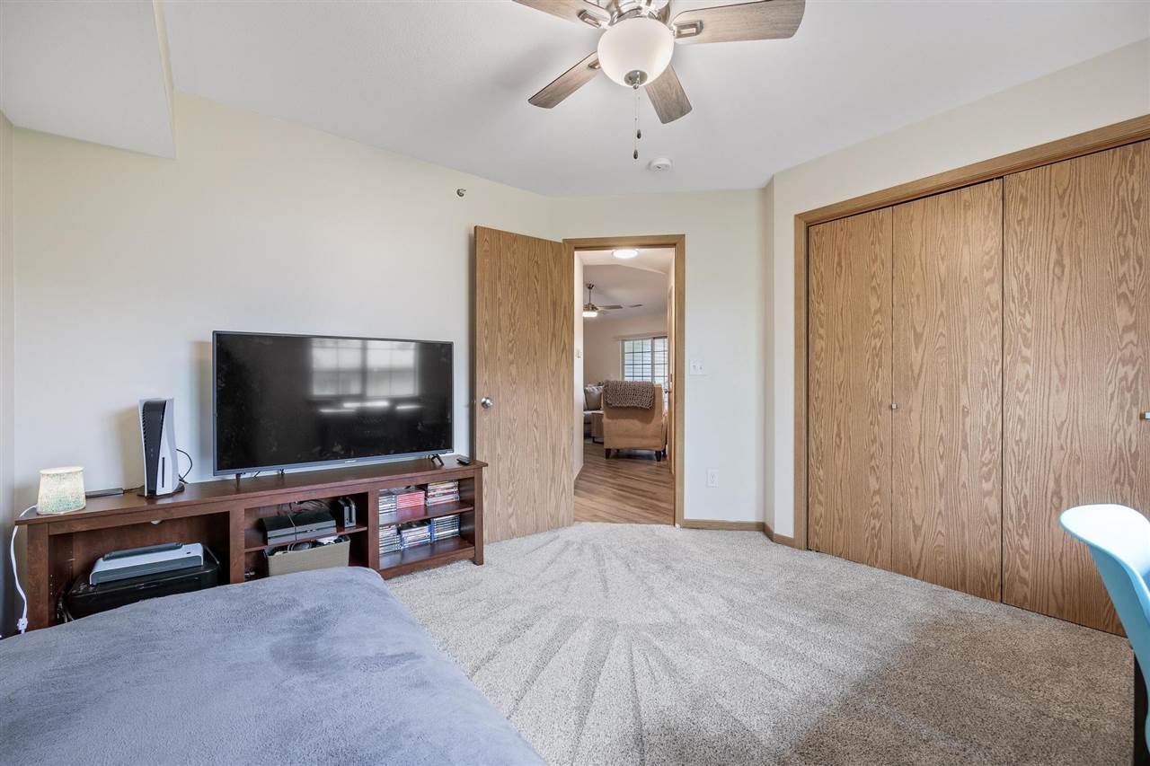 333 Camden Road Iowa City, IA 52245 - Photo 11 of 17 Gallery Image 11