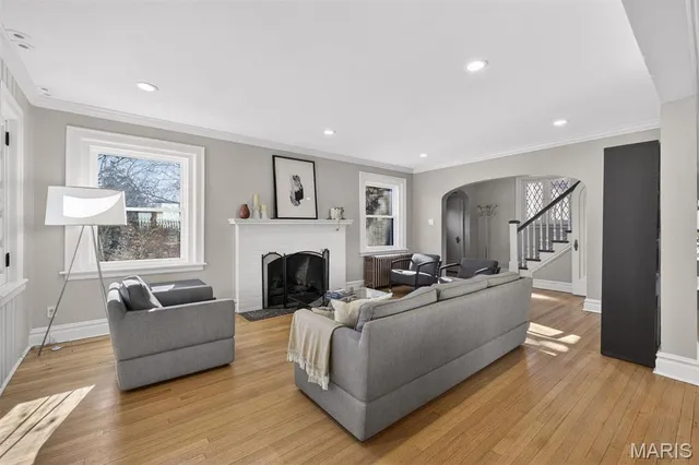 $699,900 | 7457 Kingsbury Boulevard, University City, MO 63130